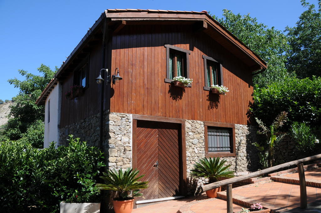 Agriturismo San Cataldo Motta Camastra Exterior photo